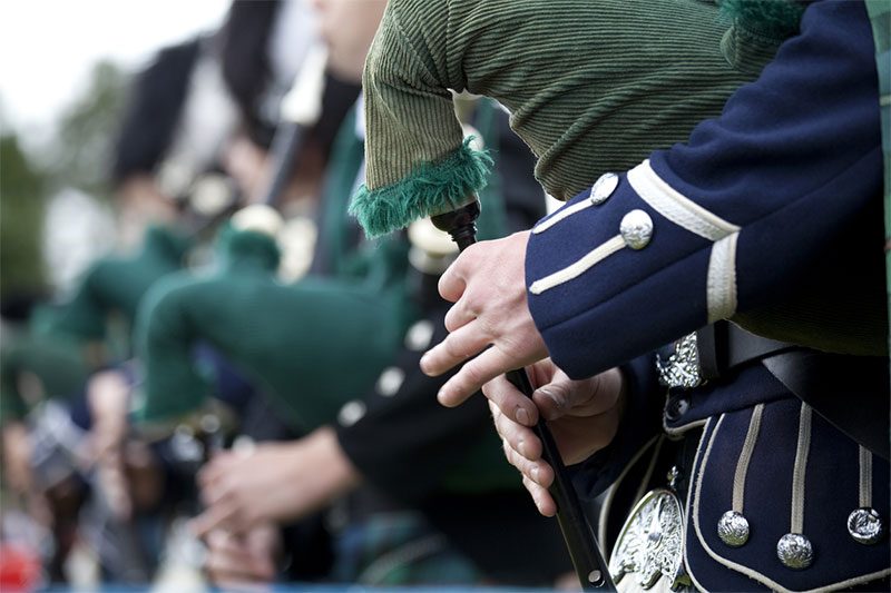 bag pipe players