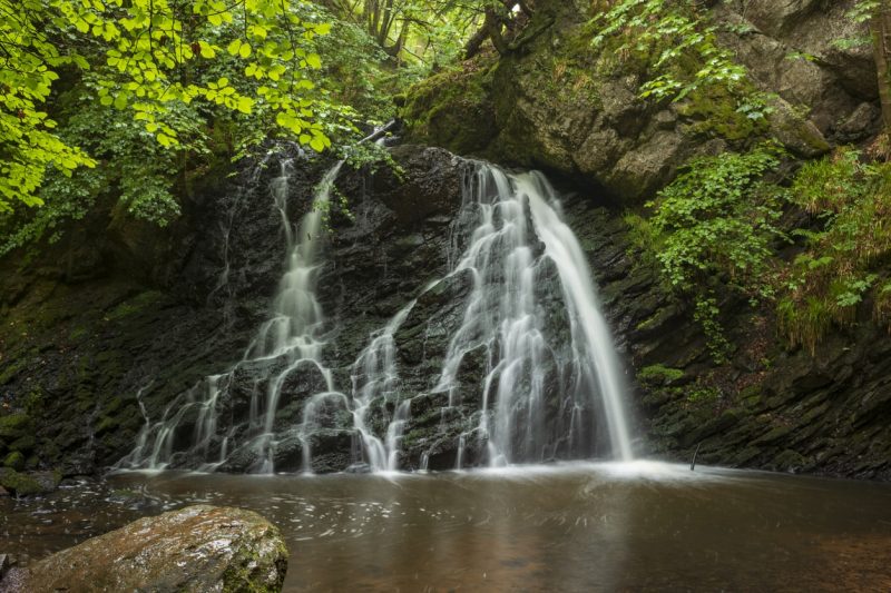 the-waterfalls-at-fairy-glen-min