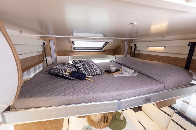 hydraulic bed in motorhome